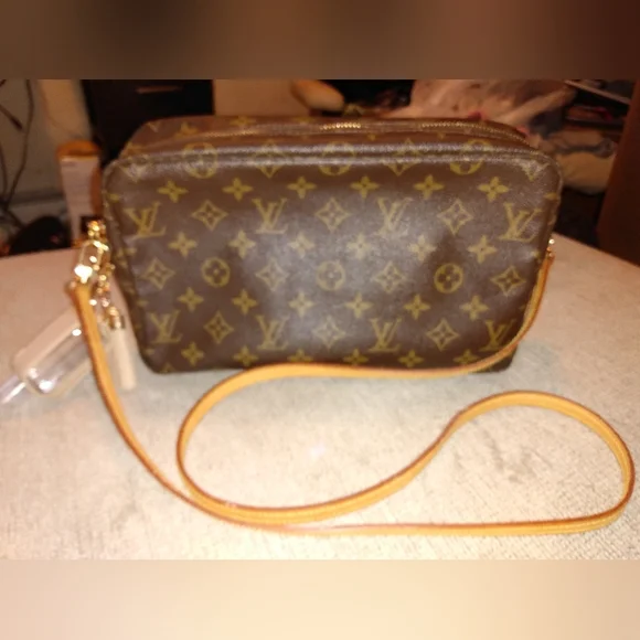 Louis Vuitton crossbody bag - Picture 12 of 16
